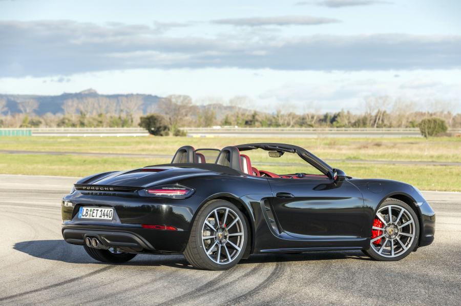  Porsche 718 Boxster S 2016 года  (фото 24 из 34)